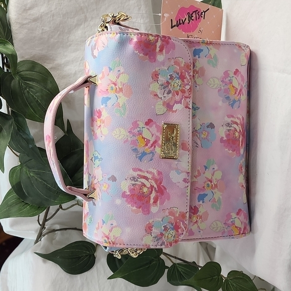 BETSEY JOHNSON LUV BETSEY CROSSBODY - Picture 2 of 9